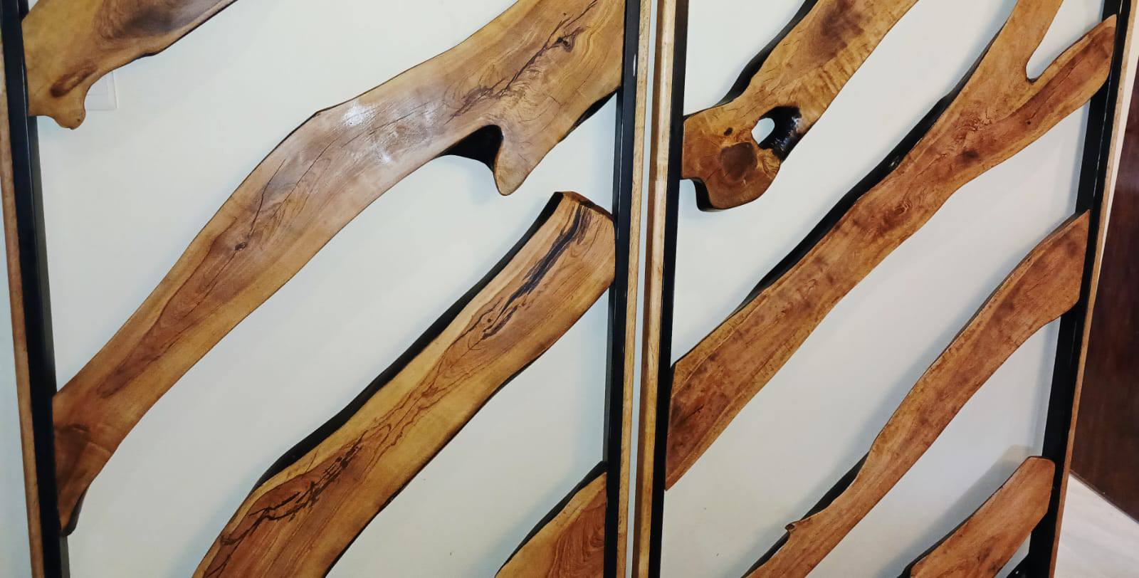 A pair of exceptional headboards with a show-stopping live edge Olive wood ce... — Image 3