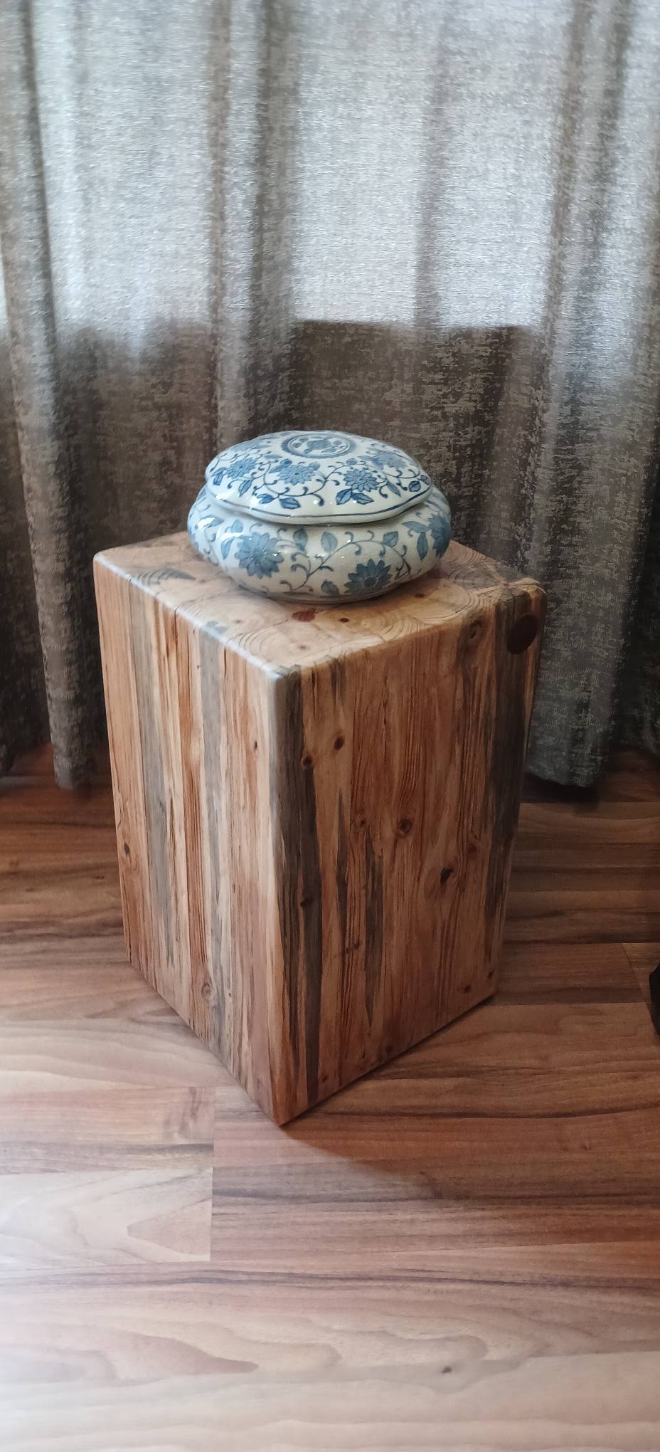 Solid, very heavy end grain side table — Image 2