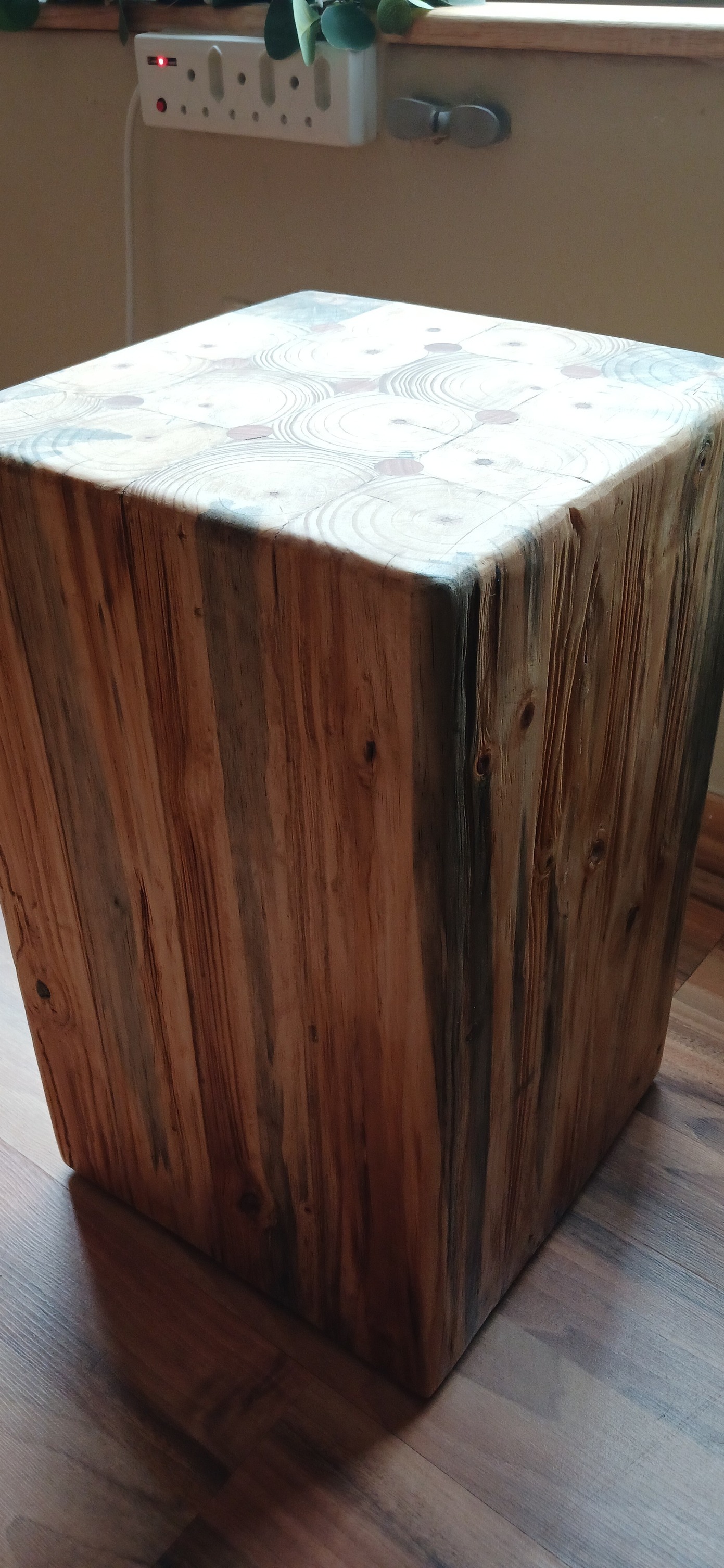 Solid, very heavy end grain side table — Image 3