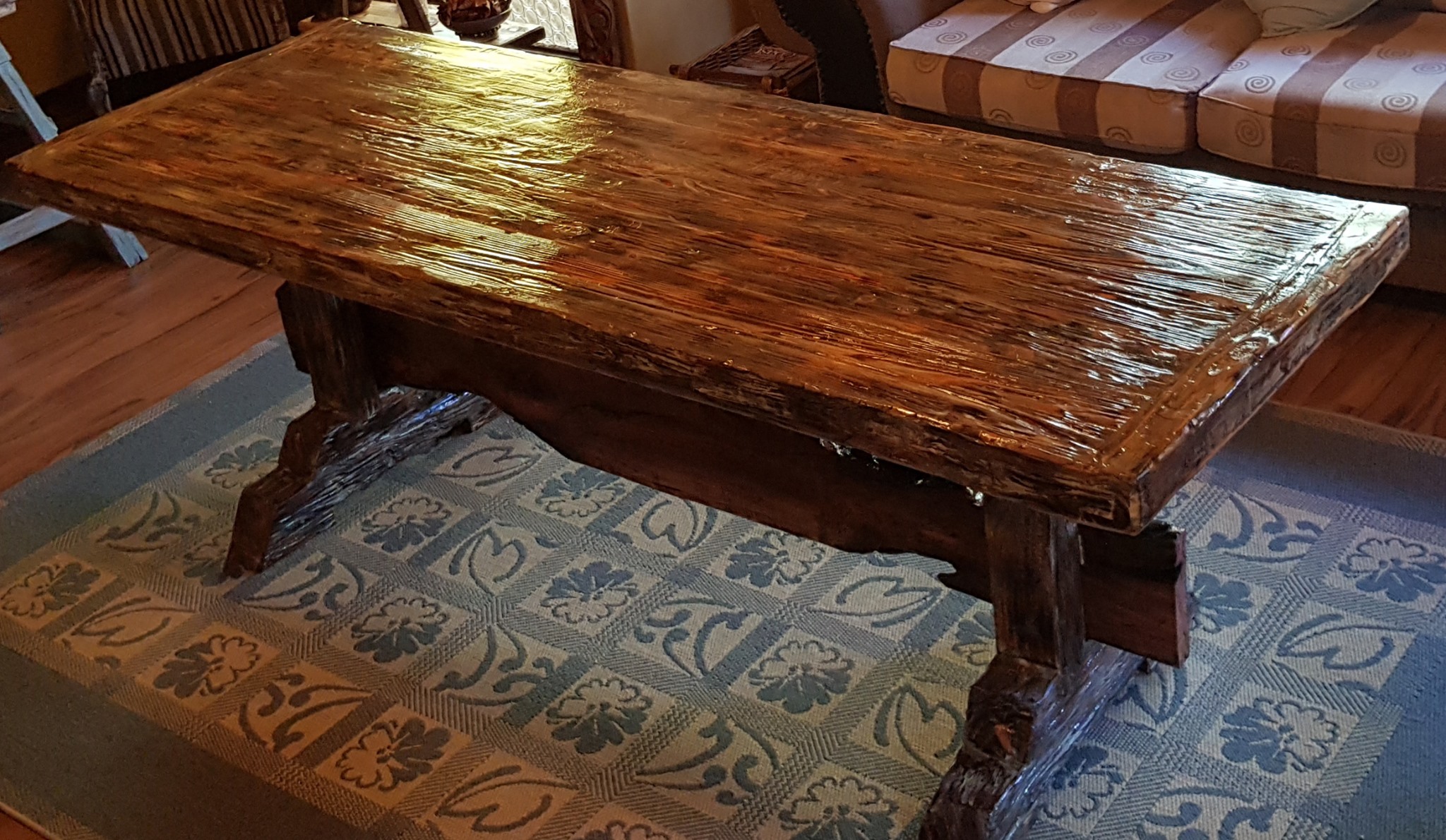 I have just built this 8 seater table made entirely out of solid wood, an 8cm...
