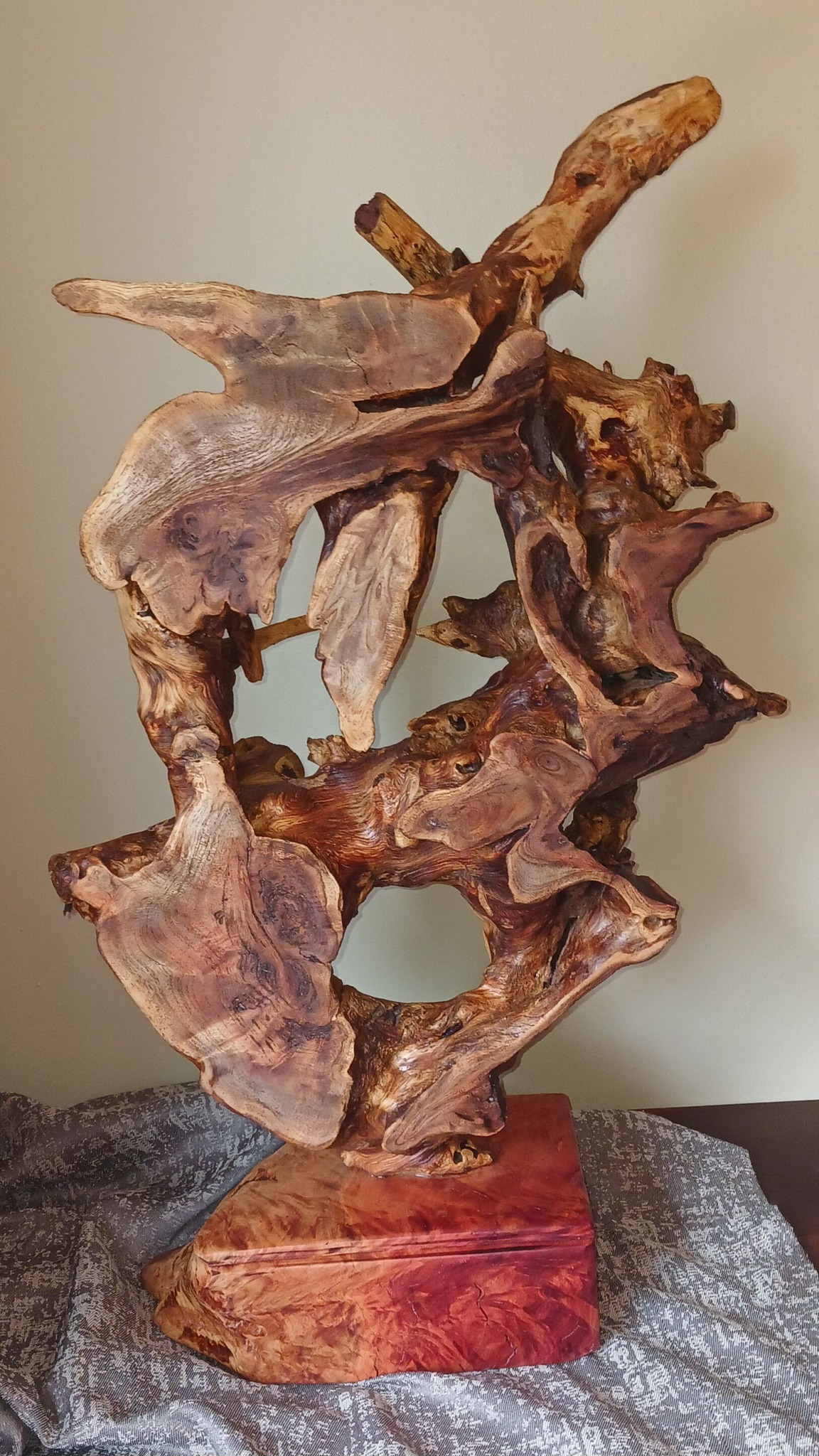 Double sided Wood sculpture — Image 4