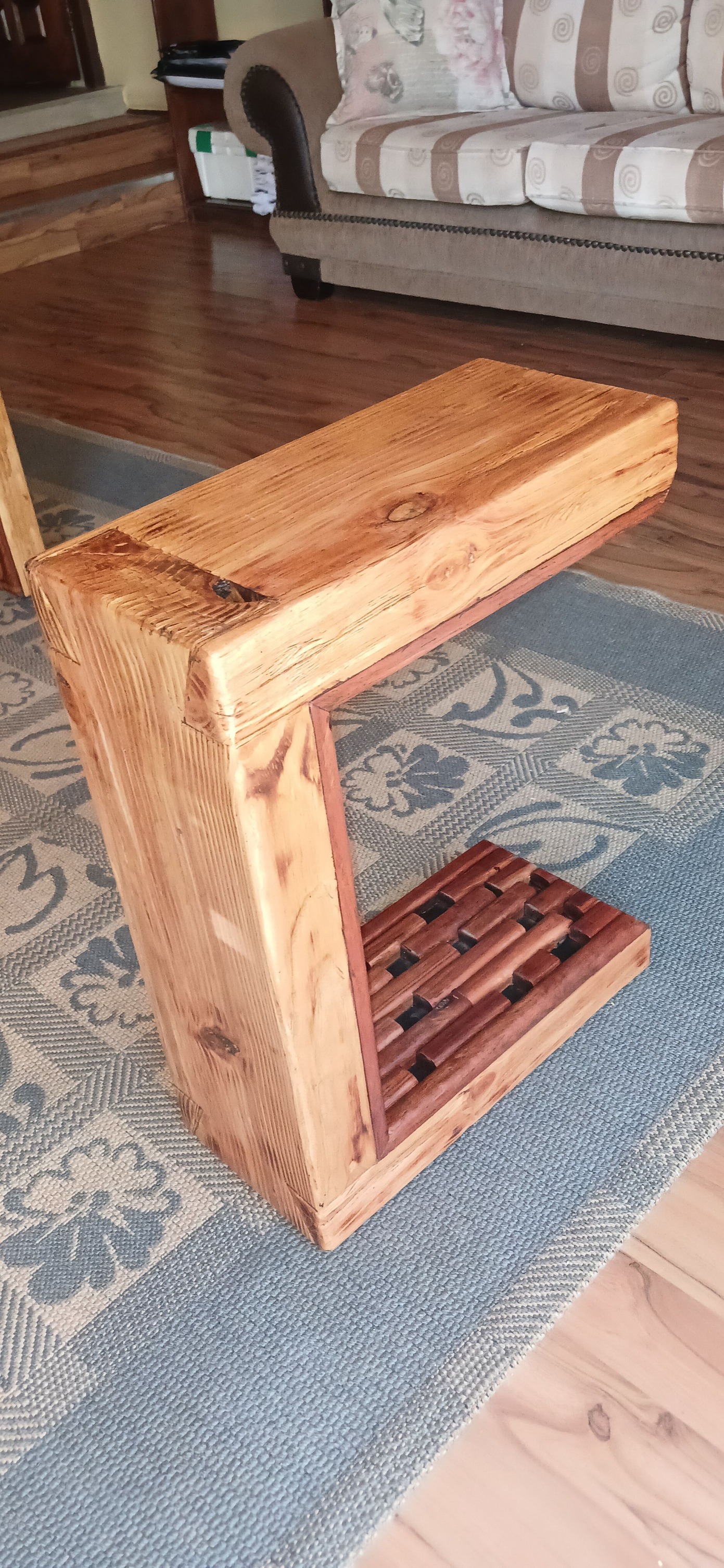 Multi functional side table with large dovetail joint — Image 2
