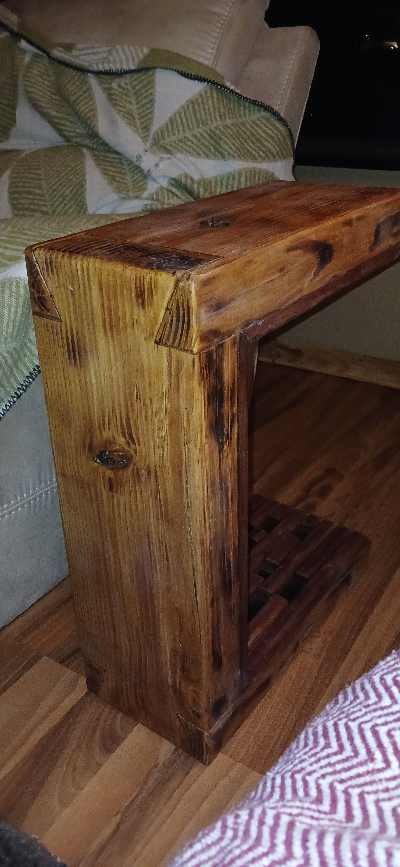 Multi functional side table with large dovetail joint — Image 4