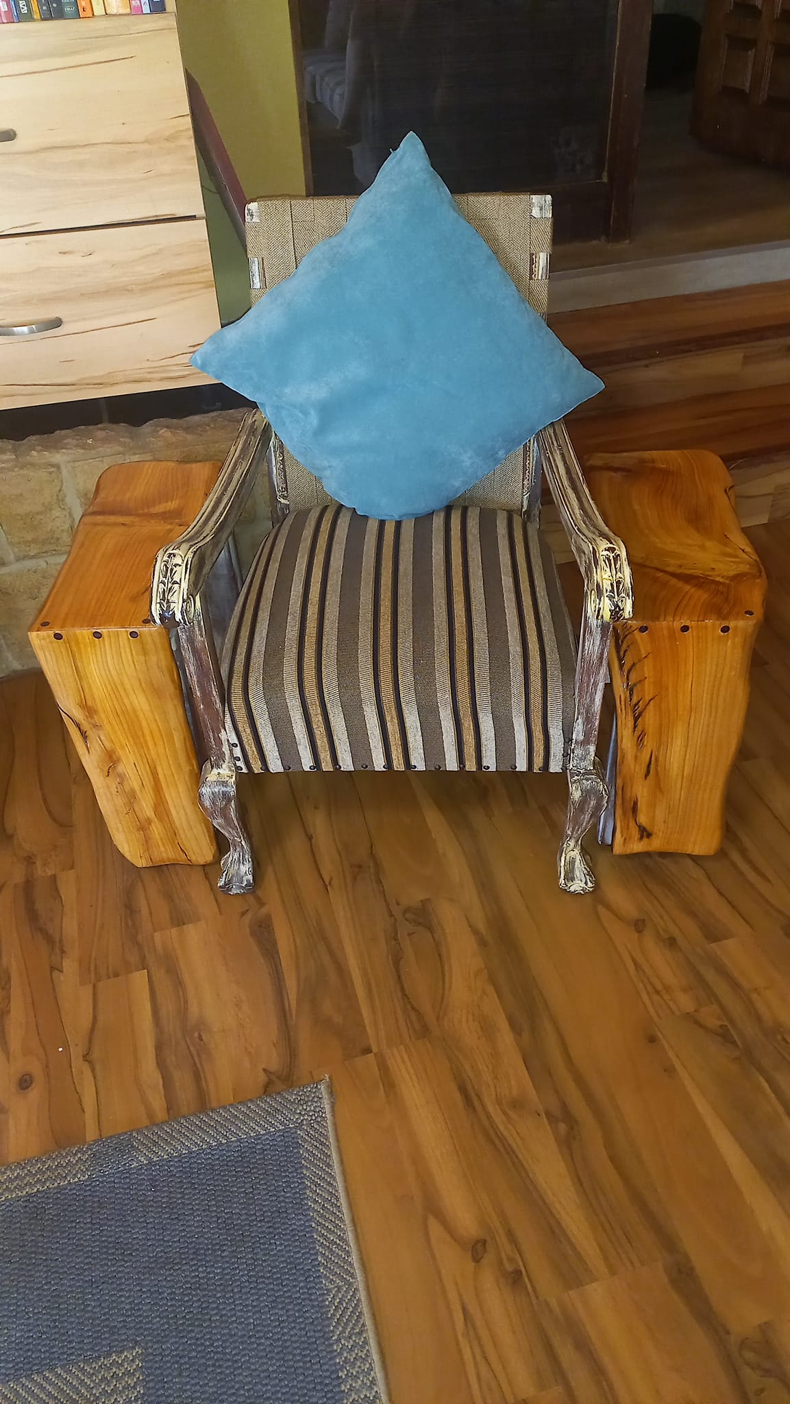 Four beautiful sofa tables for our top clients  in P — Image 4