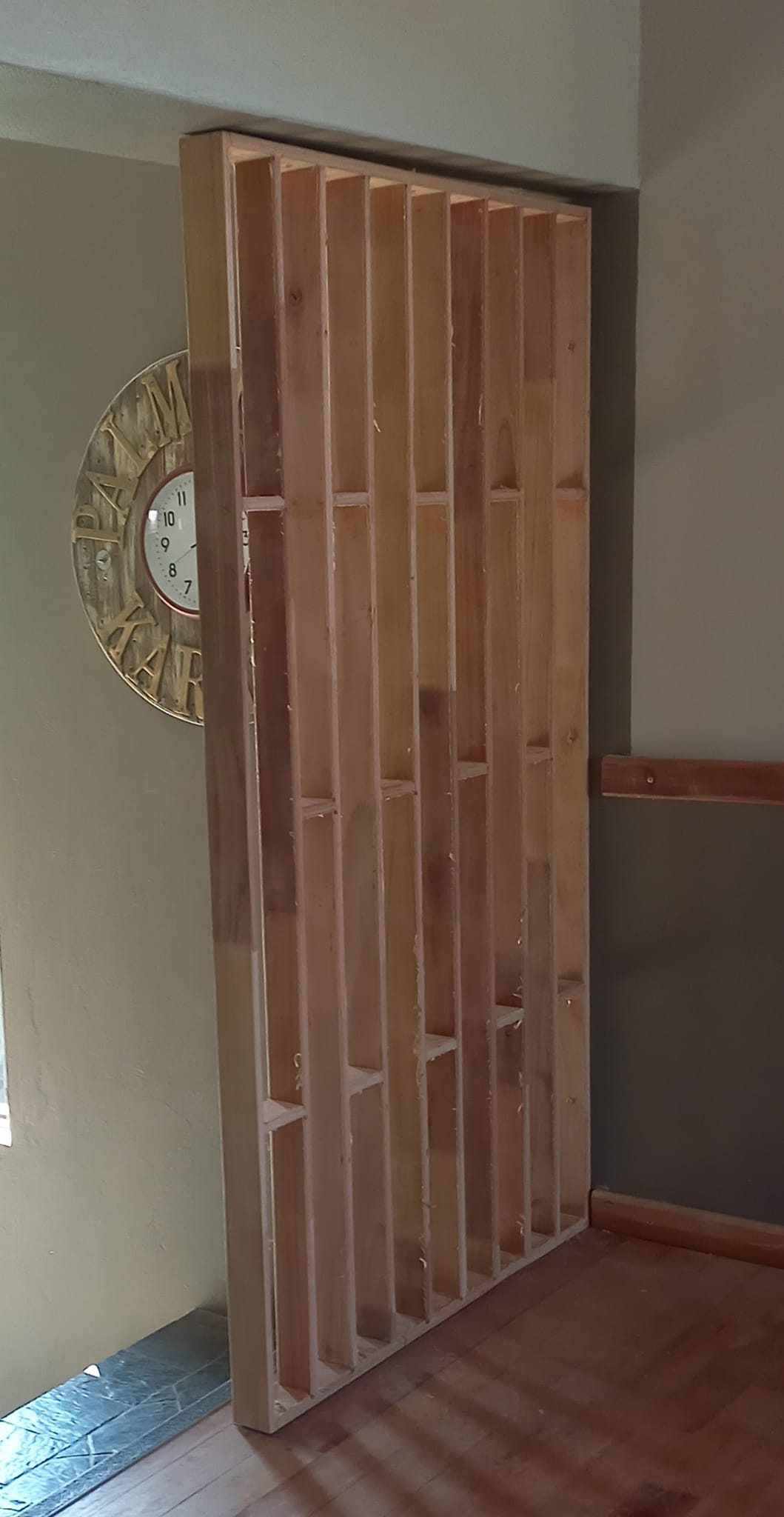 Simple design room divider — Image 4