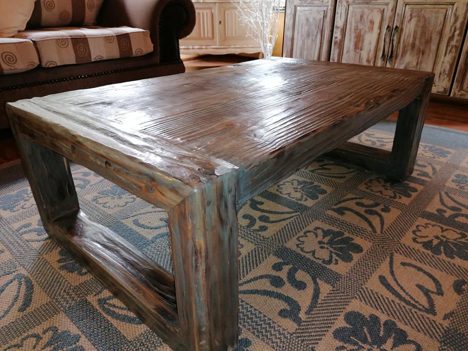 Really like this coffee table, built from reclaimed beams and given a unique ... — Image 2