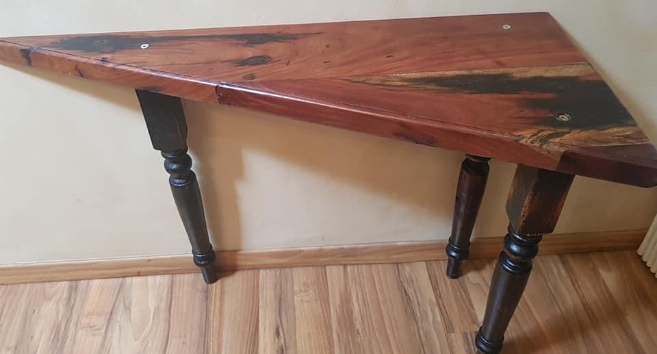 Sleeper wood console